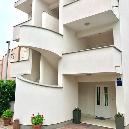 Apartmani Samec Novalja Exteriör bild