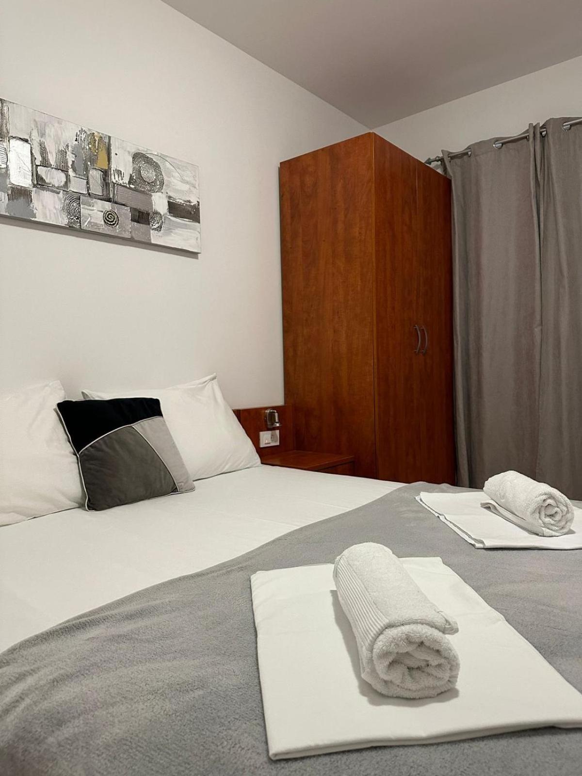 Apartmani Samec Novalja Exteriör bild