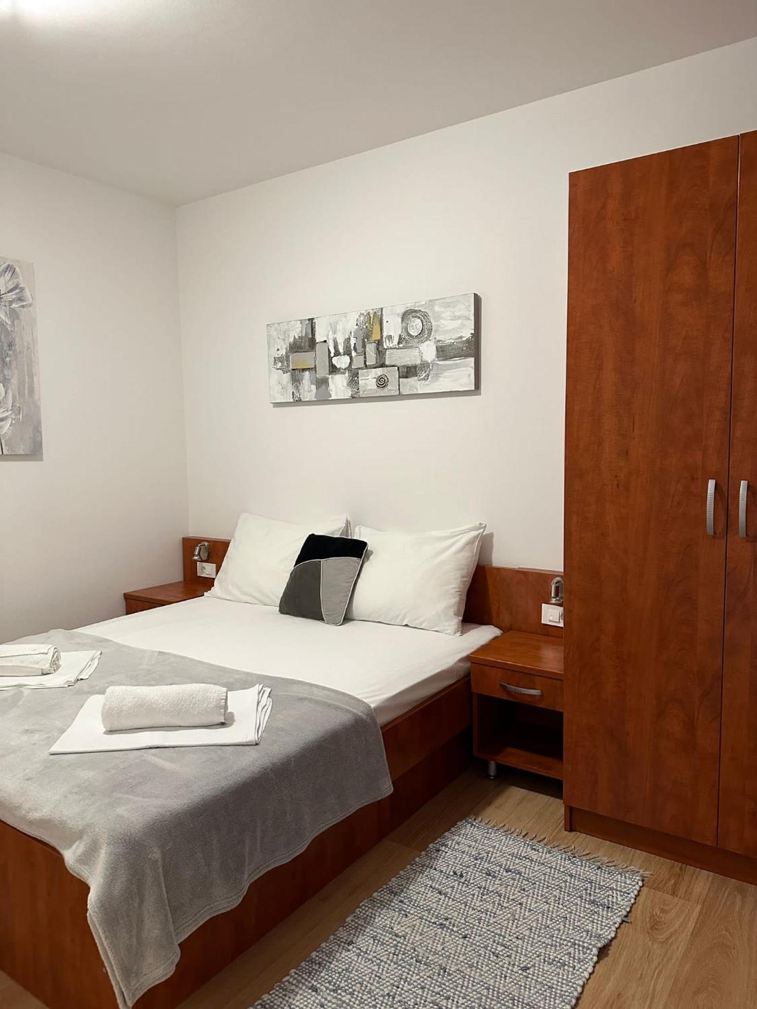 Apartmani Samec Novalja Exteriör bild
