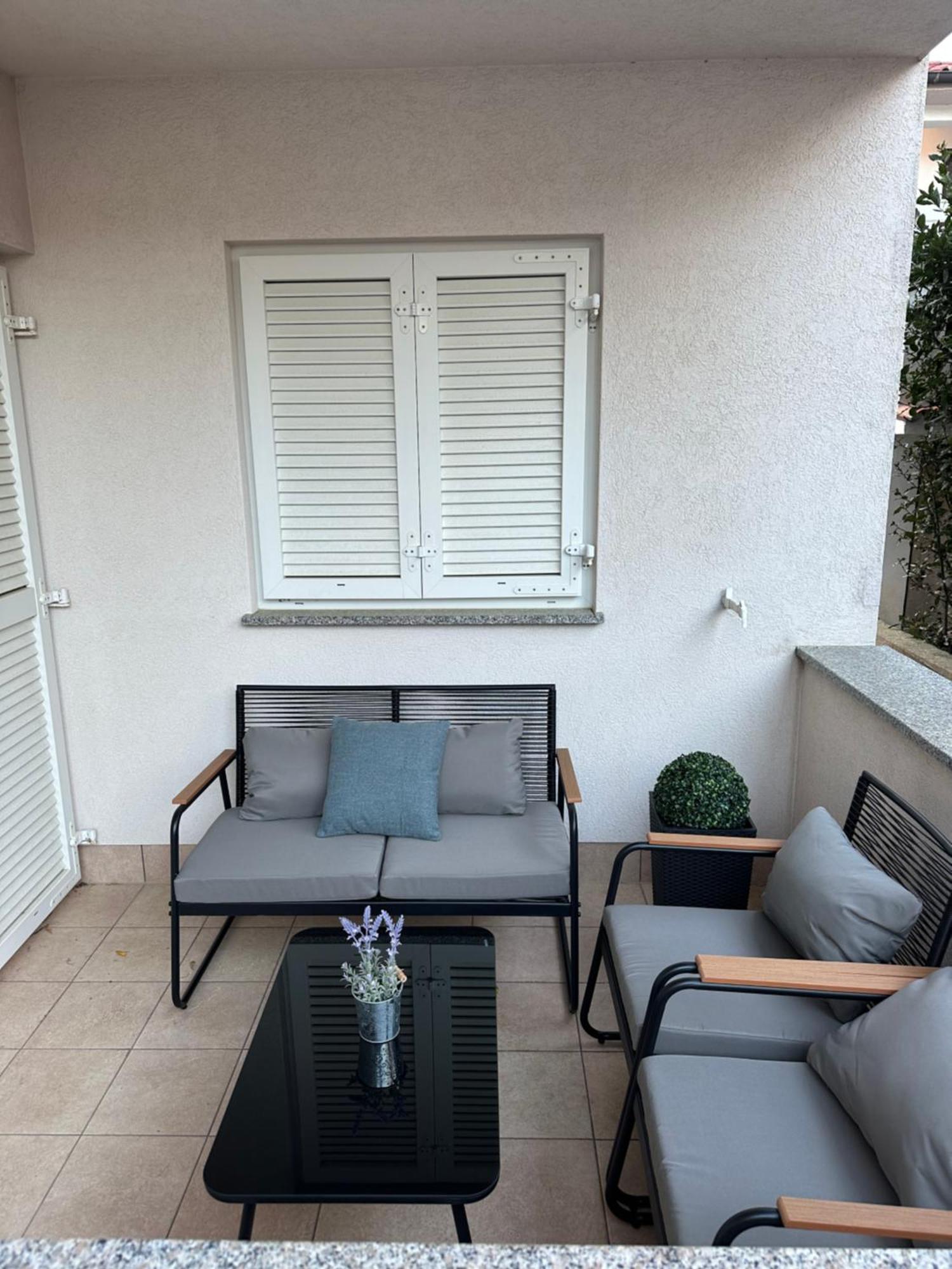 Apartmani Samec Novalja Exteriör bild